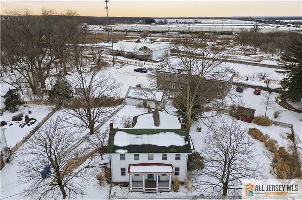 92 Halsey Reed RD, Cranbury, NJ 08512