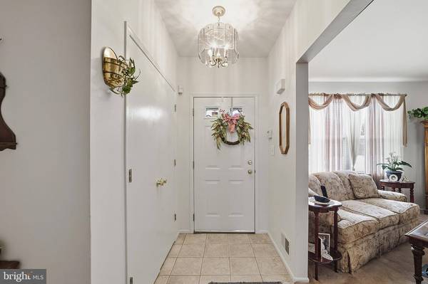26 PEACHTREE LN, Jamesburg, NJ 08831