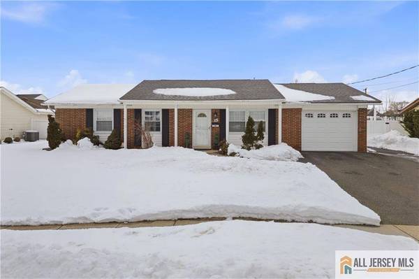 15 Drexel TER, Monroe, NJ 08831