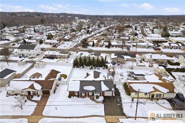 15 Drexel TER, Monroe, NJ 08831