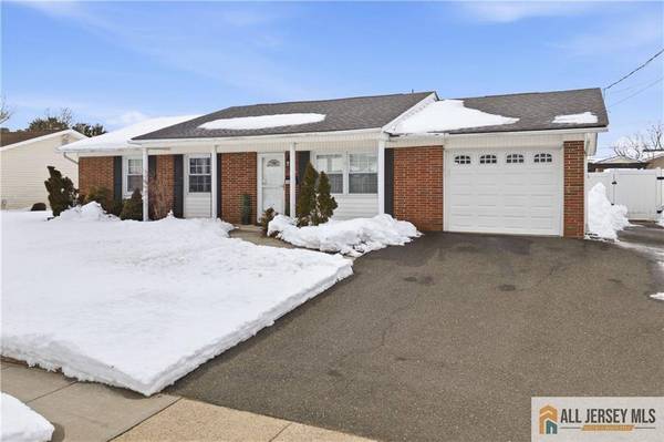 15 Drexel TER, Monroe, NJ 08831