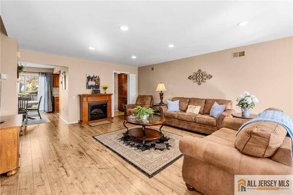 376 Stirling DR #376A, Monroe, NJ 08831