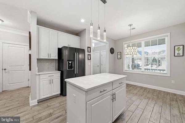 6 TRADITIONS PL, Monroe Township, NJ 08831