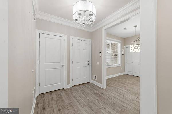 6 TRADITIONS PL, Monroe Township, NJ 08831