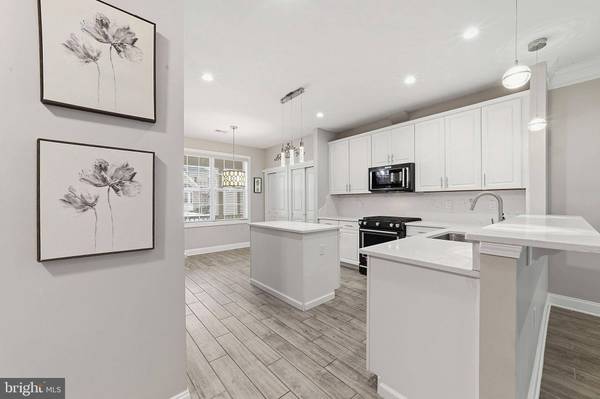 6 TRADITIONS PL, Monroe Township, NJ 08831