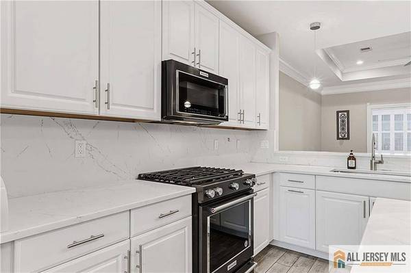 6 Traditions PL, Monroe, NJ 08831
