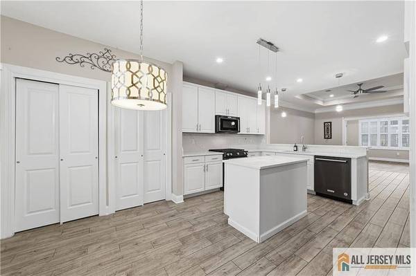 6 Traditions PL, Monroe, NJ 08831