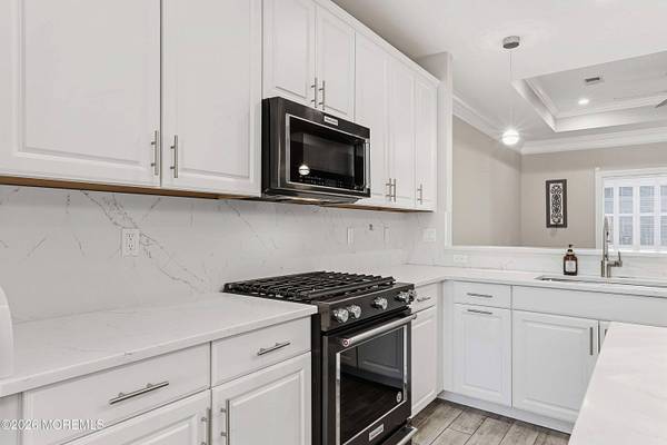 6 Traditions Place, Monroe, NJ 08831