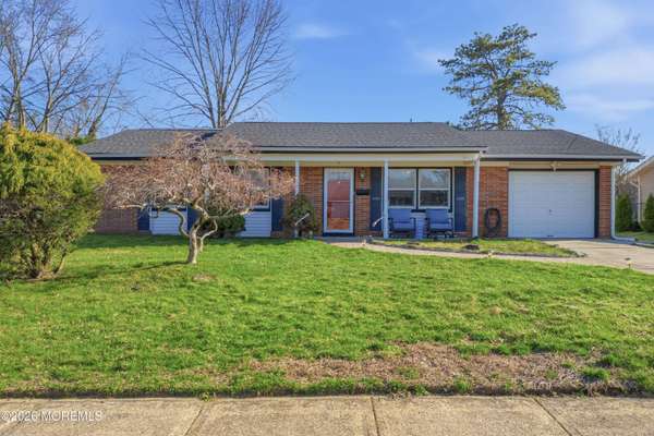 6 Hunterdon Avenue, Monroe, NJ 08831
