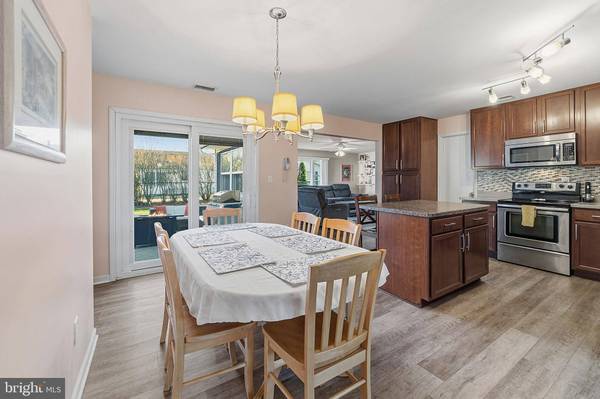 6 HUNTERDON AVE, Monroe Township, NJ 08831