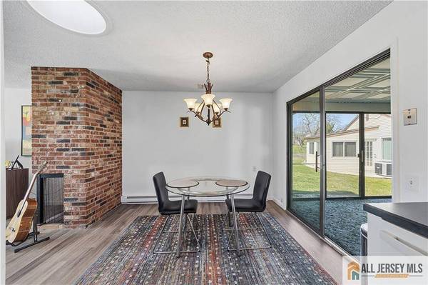 21 Celtis PLZ #21B, Monroe, NJ 08831