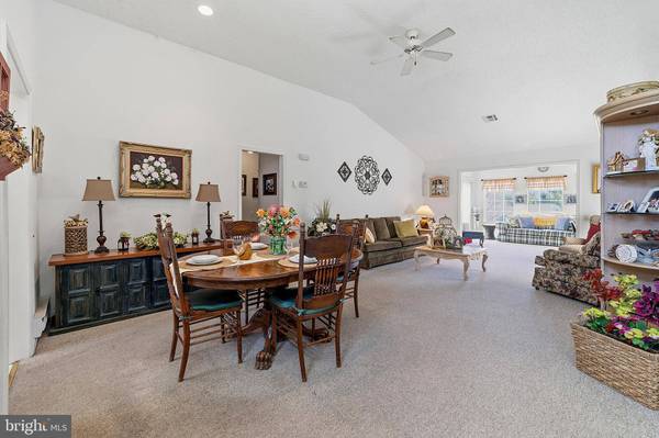 1213-B LINDERA PLZ, Monroe Township, NJ 08831