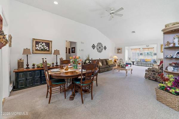 1213 Lindera Plz #213B, Monroe, NJ 08831