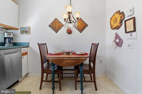 1213-B LINDERA PLZ, Monroe Township, NJ 08831