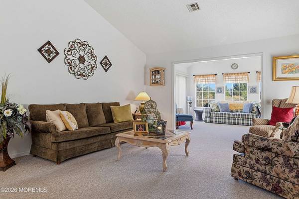 1213 Lindera Plz #213B, Monroe, NJ 08831