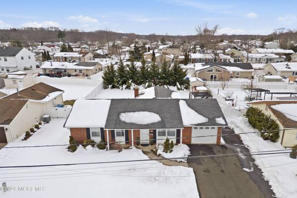 15 Drexel Terrace, Monroe, NJ 08831