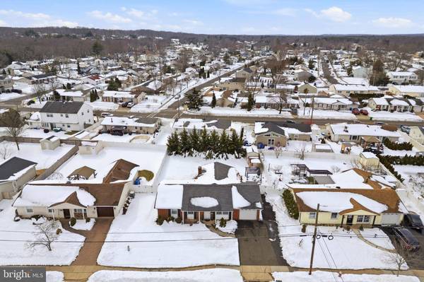 15 DREXEL TER, Monroe Township, NJ 08831