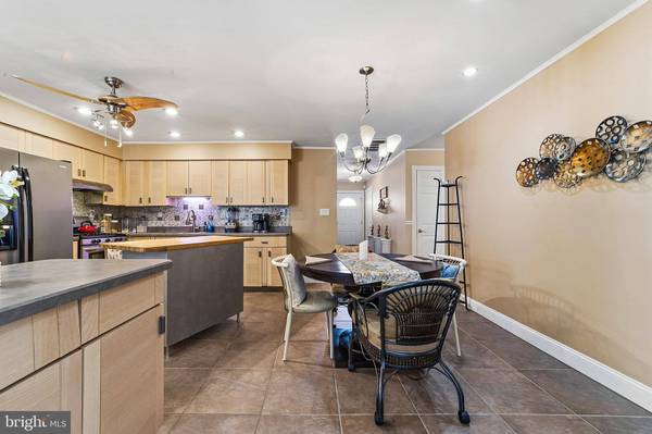 15 DREXEL TER, Monroe Township, NJ 08831