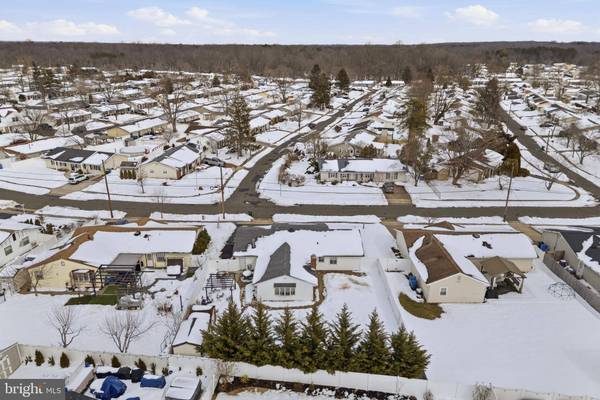 15 DREXEL TER, Monroe Township, NJ 08831