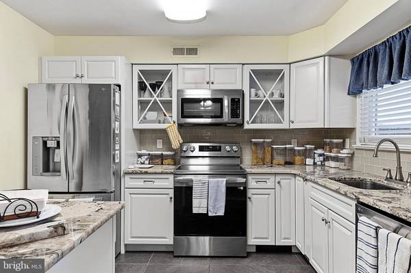 491-B DELAIR RD, Monroe Township, NJ 08831