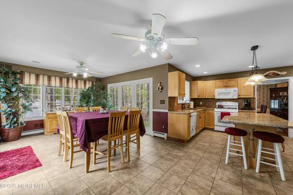 1 Pineview Court, Monroe, NJ 08831