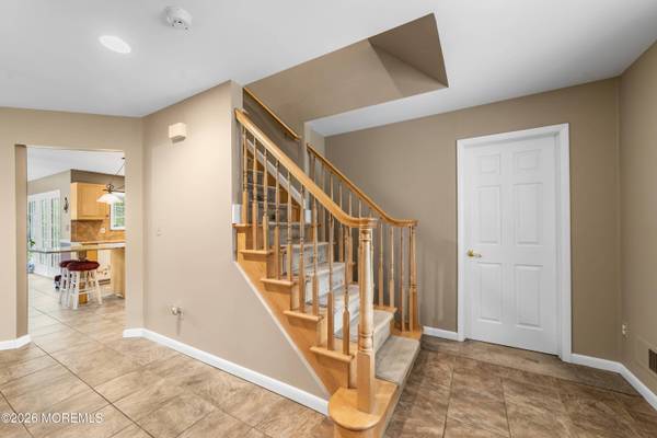 1 Pineview Court, Monroe, NJ 08831