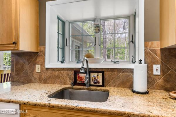 1 Pineview Court, Monroe, NJ 08831