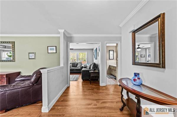 7 Michelle ST, Monroe, NJ 08831