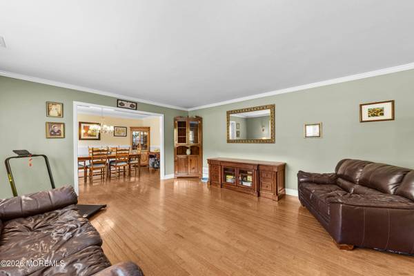 7 Michelle Street, Monroe, NJ 08831