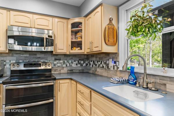 7 Michelle Street, Monroe, NJ 08831