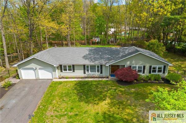 7 Michelle ST, Monroe, NJ 08831