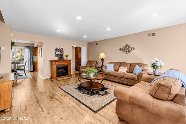 376 Stirling Drive #376A, Monroe, NJ 08831