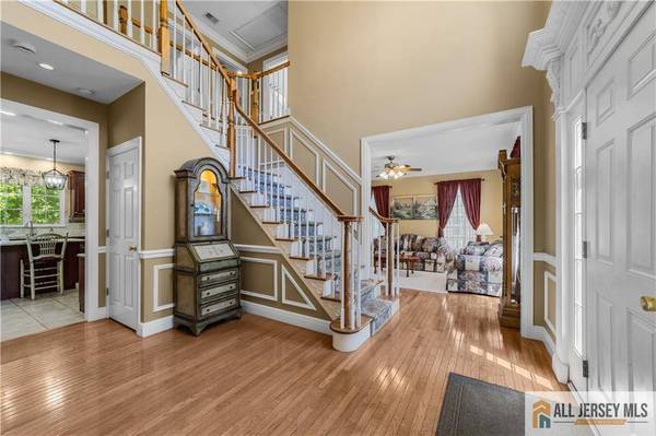 52 Spruce Meadows DR, Monroe, NJ 08831