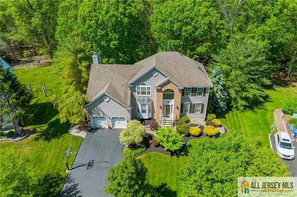 52 Spruce Meadows DR, Monroe, NJ 08831