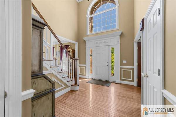 52 Spruce Meadows DR, Monroe, NJ 08831