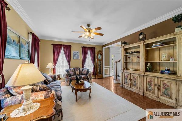 52 Spruce Meadows DR, Monroe, NJ 08831