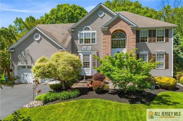 52 Spruce Meadows DR, Monroe, NJ 08831