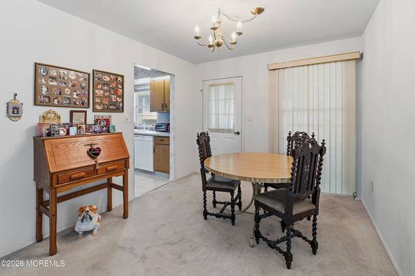 9 Patrick Henry Court, Monroe, NJ 08831