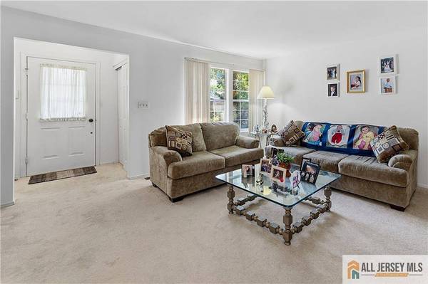 9 Patrick Henry A CT, Monroe, NJ 08831