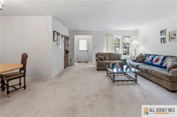 9 Patrick Henry A CT, Monroe, NJ 08831