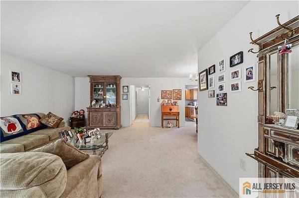 9 Patrick Henry A CT, Monroe, NJ 08831