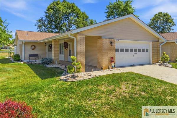 297 Yardley DR #297A, Monroe, NJ 08831
