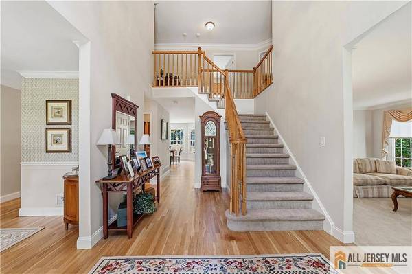 18 Dante RD, Monroe, NJ 08831