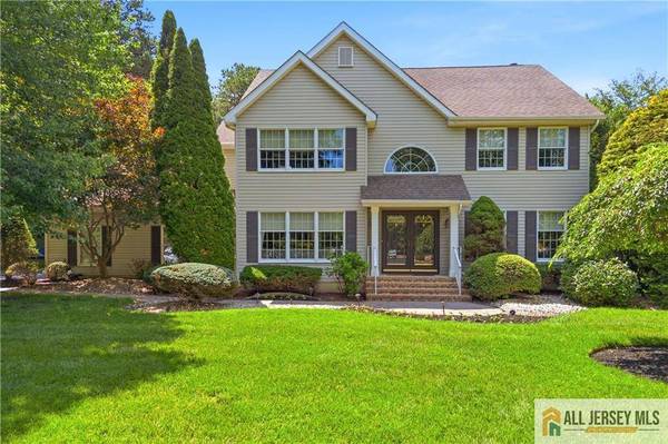 18 Dante RD, Monroe, NJ 08831
