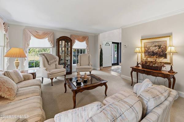 18 Dante Road, Monroe, NJ 08831