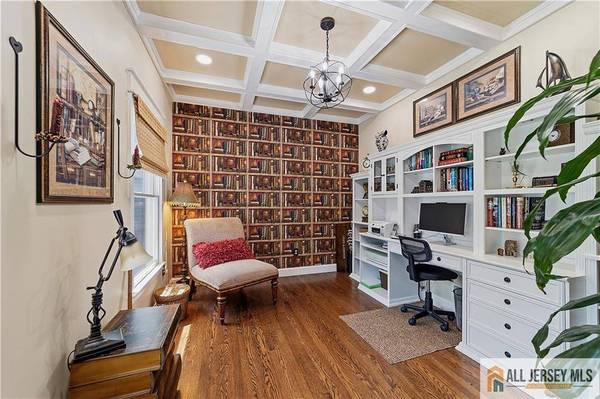 16 Kings CT, Monroe, NJ 08831