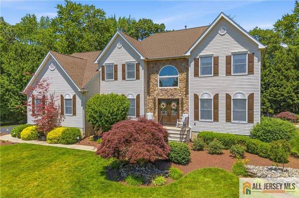 16 Kings CT, Monroe, NJ 08831