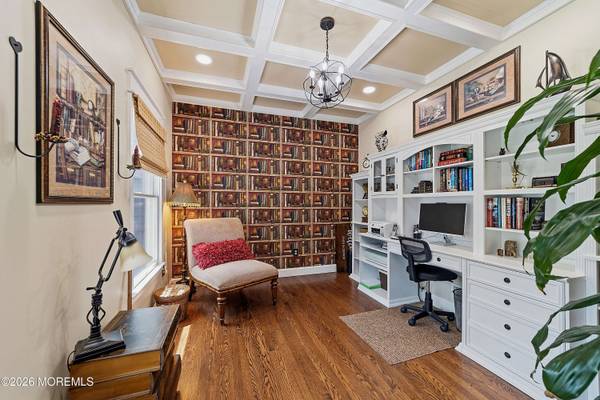 16 Kings Court, Monroe, NJ 08831
