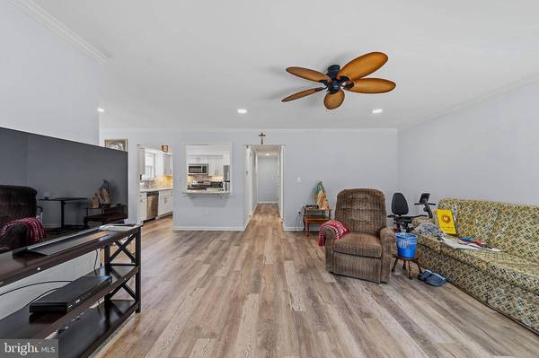 11B JOHN HANCOCK, Monroe Township, NJ 08831