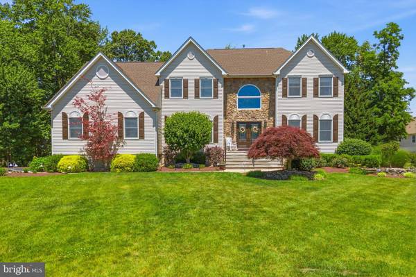 16 KINGS CT, Monroe Township, NJ 08831